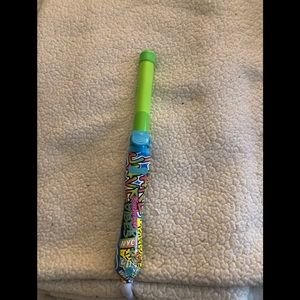 Beachwaver rotating curling iron